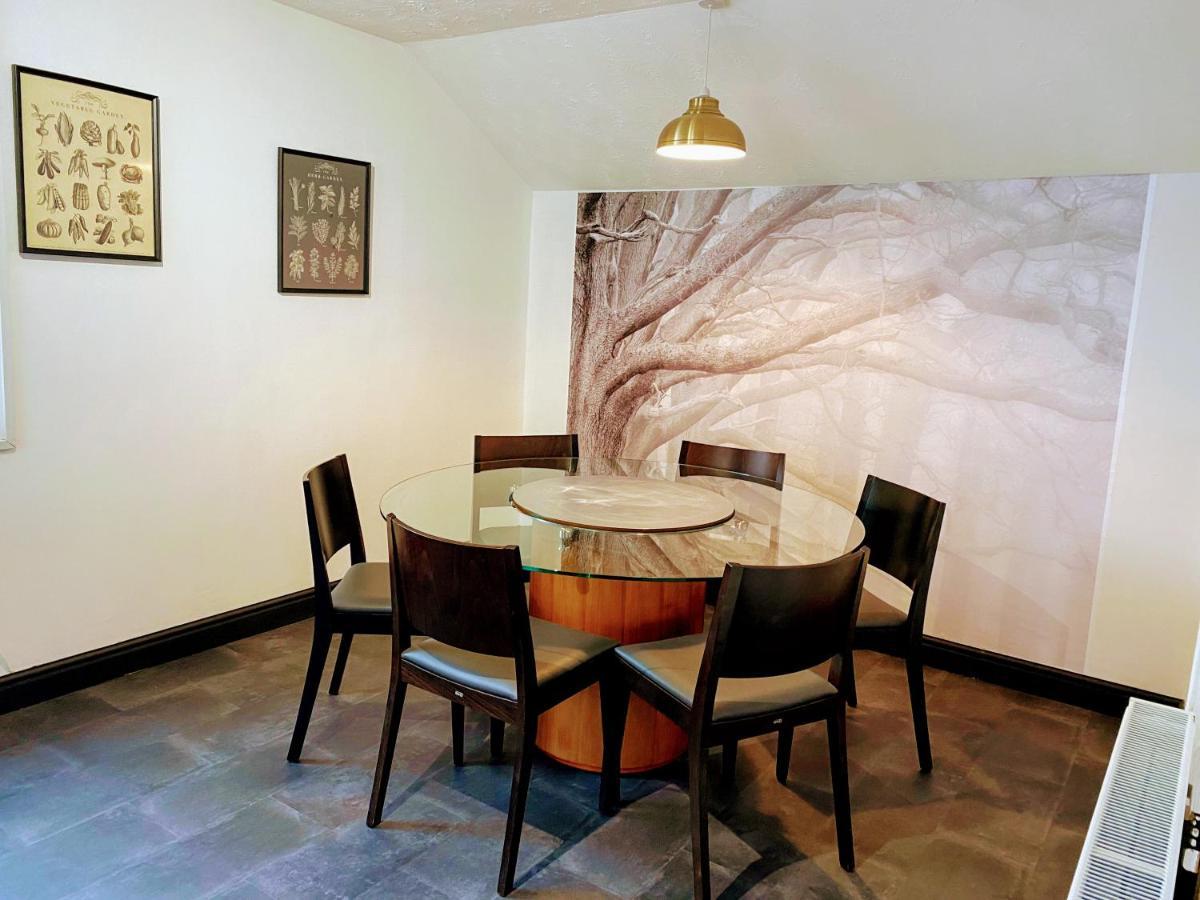 Gorgeous Town Center 3 Bedroom Self Contained Apartment For 1-5 People Harrogate Exterior foto